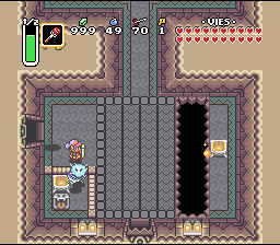 La quarta lampada si accende e la porta si apre. Soluce de Zelda 3 a Link to the Past sur Super Nes : La Torre di Ganon (gba, Snes, super nintendo)